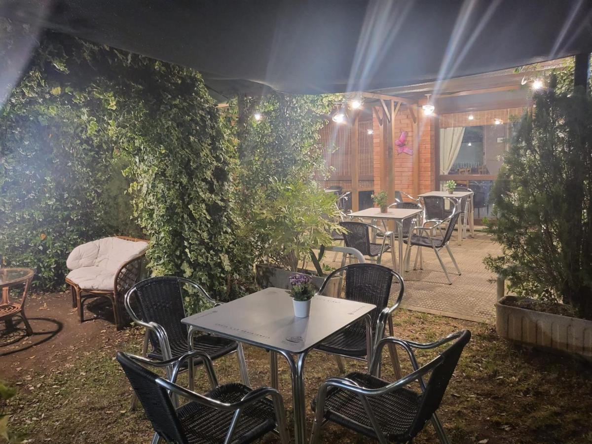 Alberg Restaurant Bellavista Santa Pau Kültér fotó