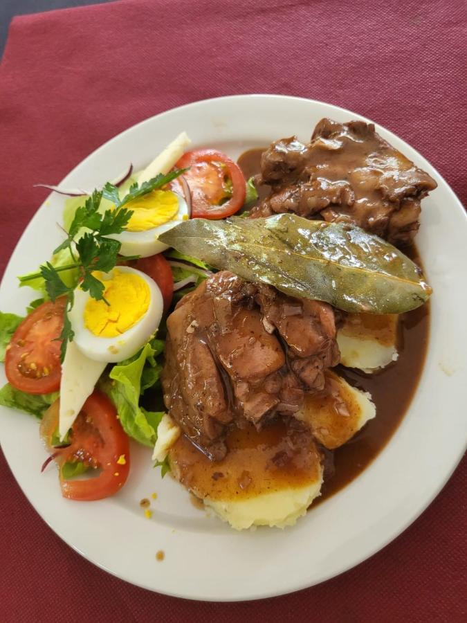 Alberg Restaurant Bellavista Santa Pau Kültér fotó