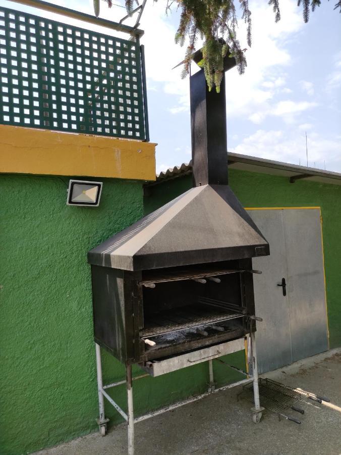 Alberg Restaurant Bellavista Santa Pau Kültér fotó